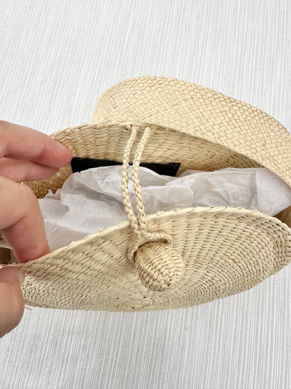 Artesano Round Woven Straw Crossbody Circle Bag View 4